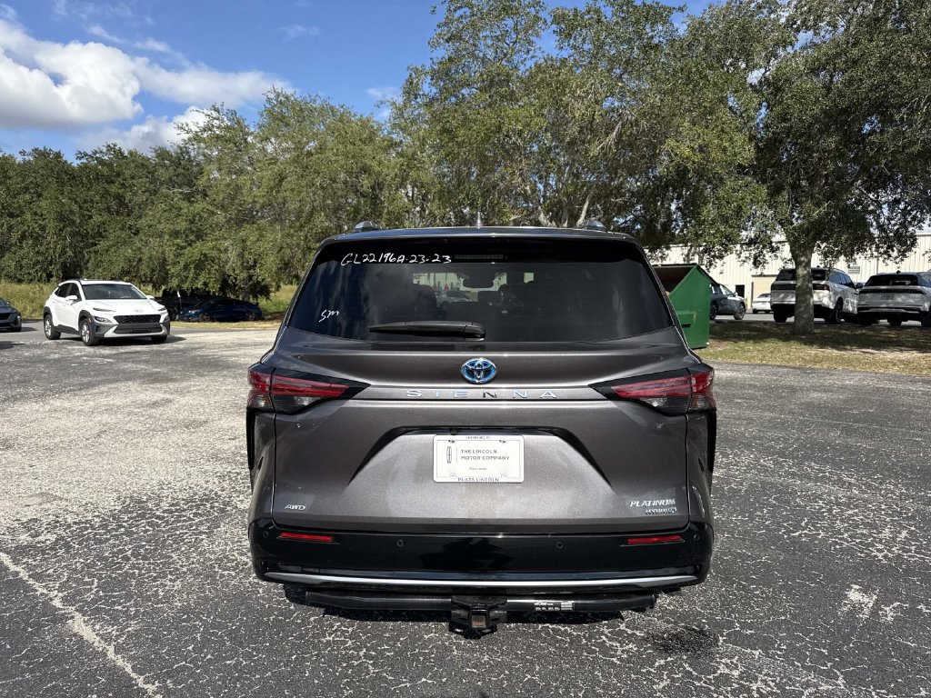 Used 2023 Toyota Sienna Platinum AWD/4WD image 15