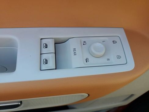 New 2025 Volkswagen ID. Buzz Pro S Plus image 23