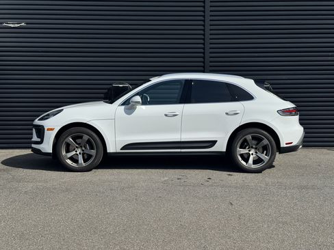 Used 2023 Porsche Macan AWD/4WD image 2