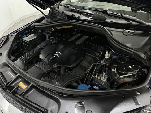 Used 2016 Mercedes-Benz GL 450 4MATIC image 29