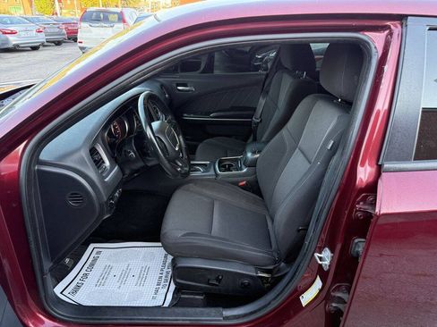 Used 2019 Dodge Charger SXT RWD image 11
