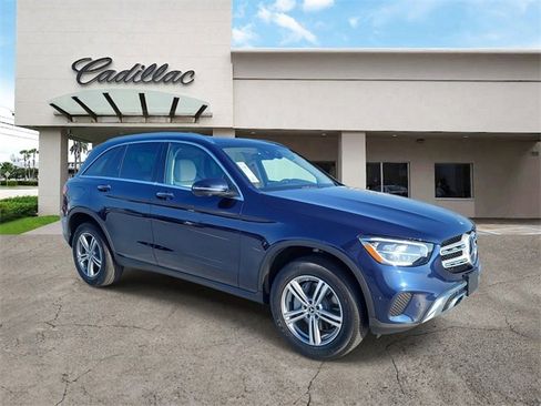 Used 2022 Mercedes-Benz GLC 300 4MATIC w/ Driver Assistance Package image 7