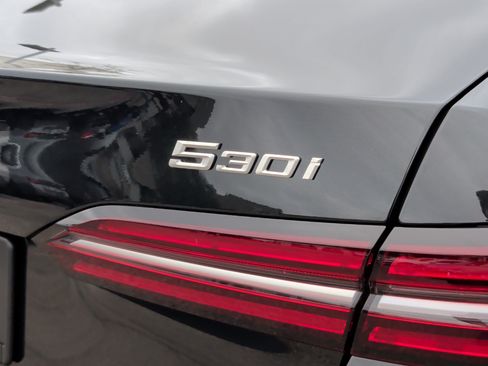 Used 2026 BMW 530i xDrive w/ M Sport Package AWD/4WD image 12