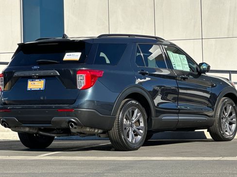 Certified 2022 Ford Explorer XLT w/ Equipment Group 202A image 3