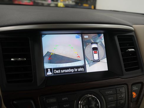 Used 2017 Nissan Pathfinder Platinum image 24