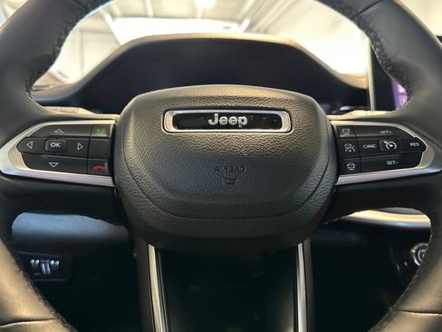 Used 2025 Jeep Compass Limited AWD/4WD image 23