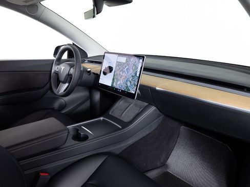 Used 2021 Tesla Model Y Long Range image 27