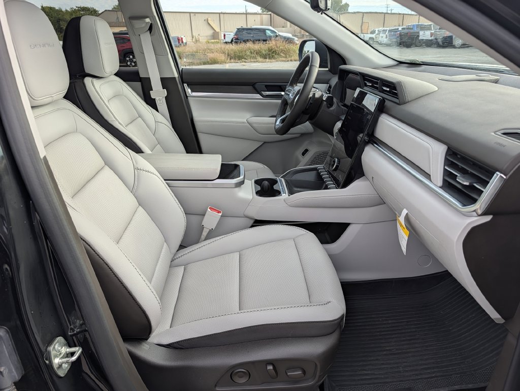 New 2027 GMC Terrain Denali w/ LPO, Floor Liner Package AWD/4WD image 32