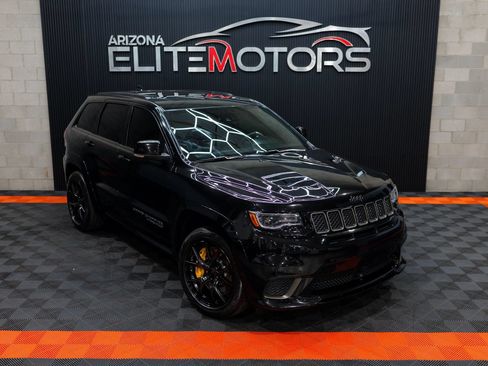 Used 2018 Jeep Grand Cherokee Trackhawk AWD/4WD image 3