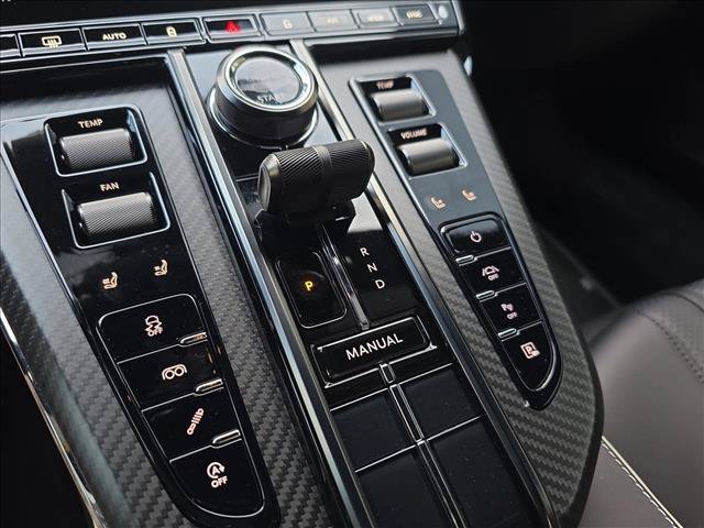 Used 2025 Aston Martin V8 Vantage Coupe RWD image 23