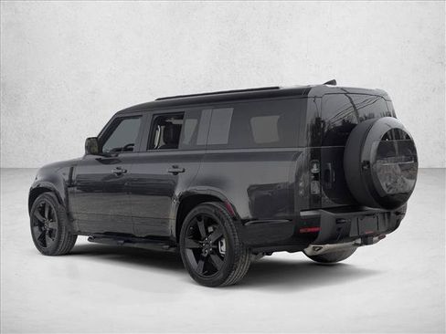 Used 2026 Land Rover Defender 130 X-Dynamic SE AWD/4WD image 9