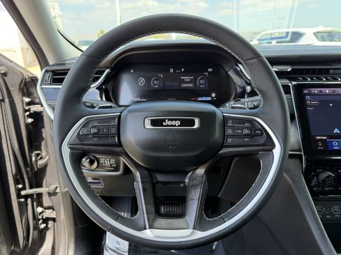 Used 2024 Jeep Grand Cherokee Limited w/ Black Appearance Package RWD image 20
