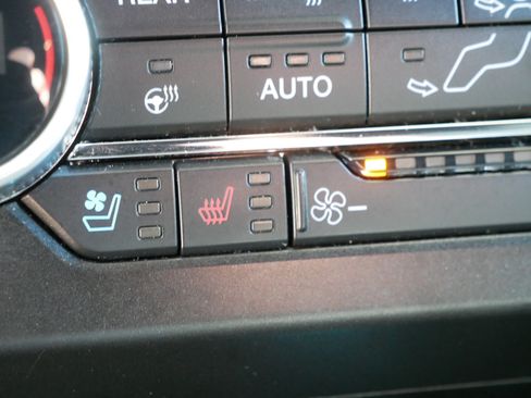 Used 2021 Ford Expedition XLT AWD/4WD image 34