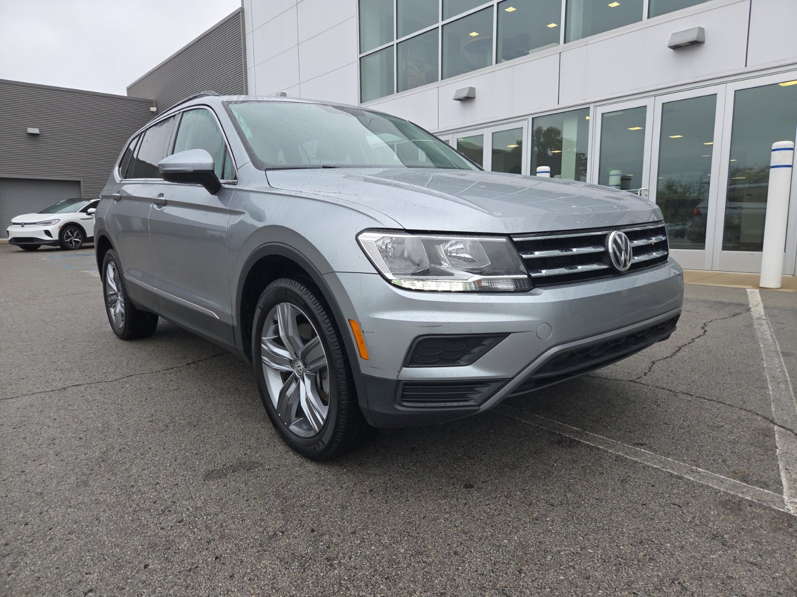 Used 2020 Volkswagen Tiguan SE w/ Panoramic Sunroof Package AWD/4WD image 30