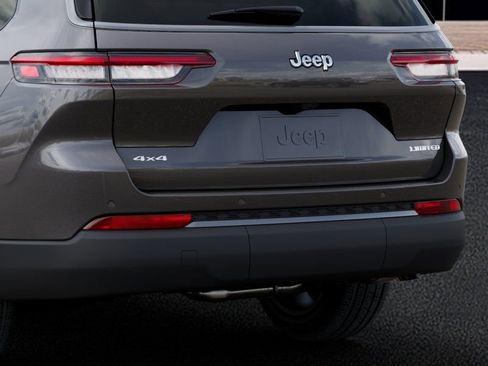 New 2026 Jeep Grand Cherokee L Limited w/ Limited Altitude Package AWD/4WD image 13