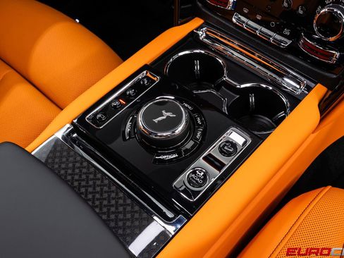 Used 2023 Rolls-Royce Cullinan Black Badge w/ Dark Exterior Package image 31