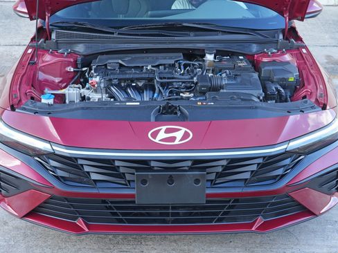 Used 2024 Hyundai Elantra SEL FWD image 7