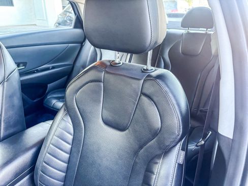 Used 2024 Hyundai Elantra Limited image 25