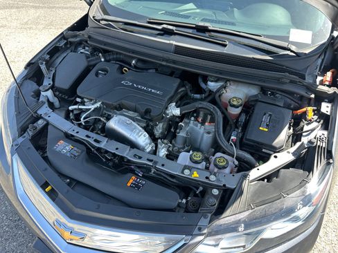 Used 2018 Chevrolet Volt LT w/ Comfort Package FWD image 22
