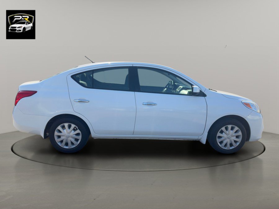 Used 2012 Nissan Versa SV FWD image 6