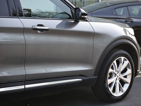 Used 2022 Ford Explorer Platinum w/ Equipment Group 601A AWD/4WD image 7