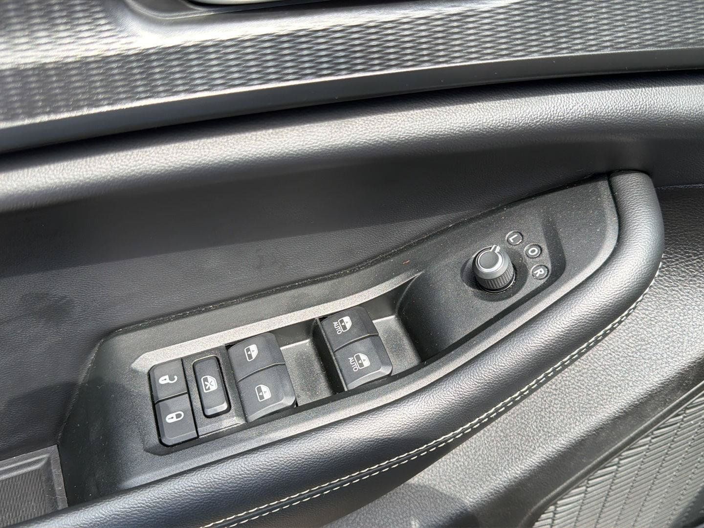 Used 2024 Jeep Grand Cherokee Altitude AWD/4WD image 15