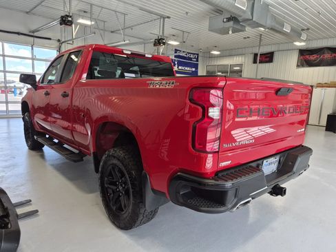 Used 2019 Chevrolet Silverado 1500 Custom Trail Boss w/ Custom Convenience Package AWD/4WD image 5