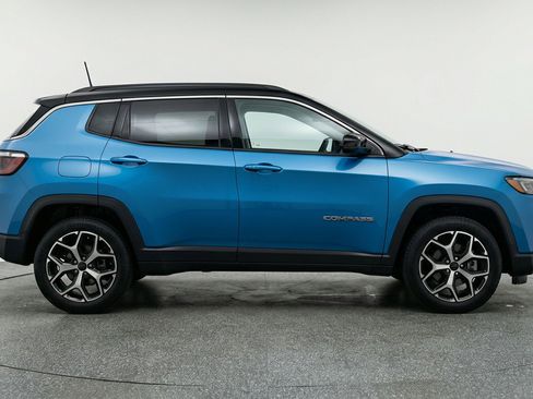 Used 2025 Jeep Compass Limited AWD/4WD image 11