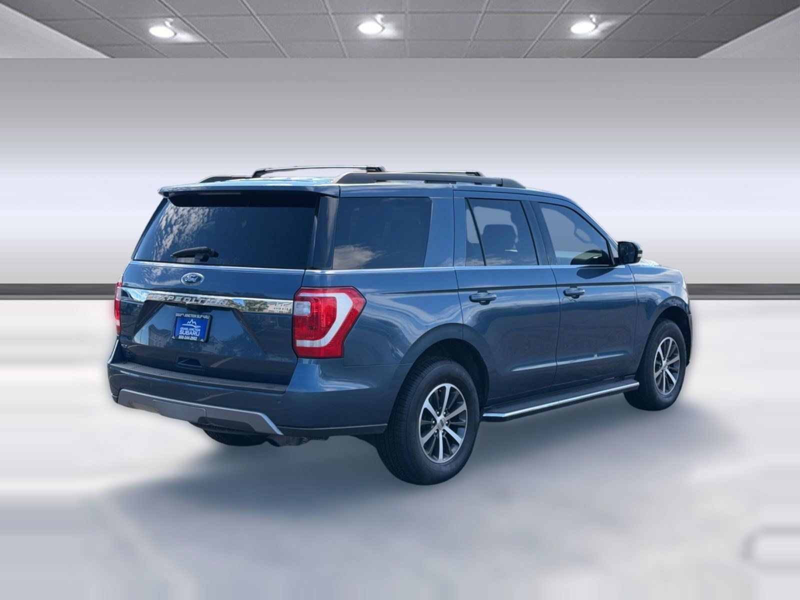 Used 2020 Ford Expedition XLT w/ Equipment Group 202A AWD/4WD image 9