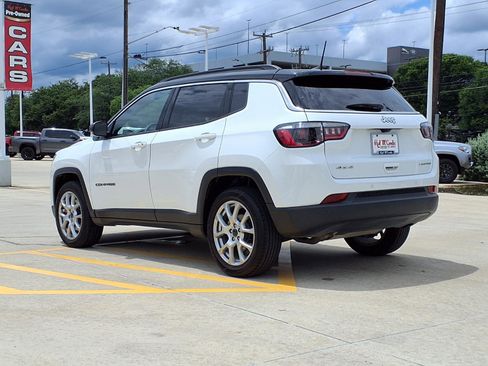 Used 2025 Jeep Compass Limited AWD/4WD image 7