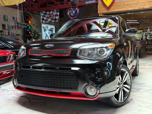 Used 2015 Kia Soul + FWD image 1