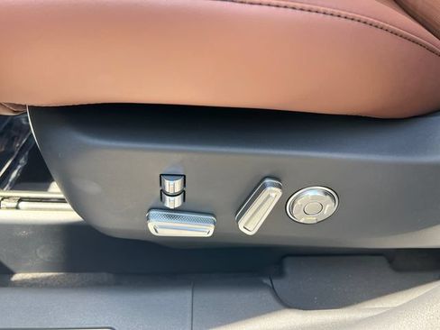 New 2026 Lincoln Nautilus Reserve AWD/4WD image 11