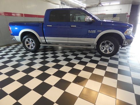 Used 2017 RAM 1500 Laramie w/ Convenience Group AWD/4WD image 4