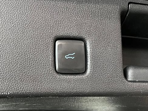 Used 2022 Ford Escape SEL w/ Technology Package FWD image 10