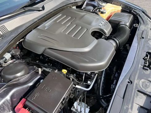 Used 2018 Chrysler 300 Touring RWD image 30