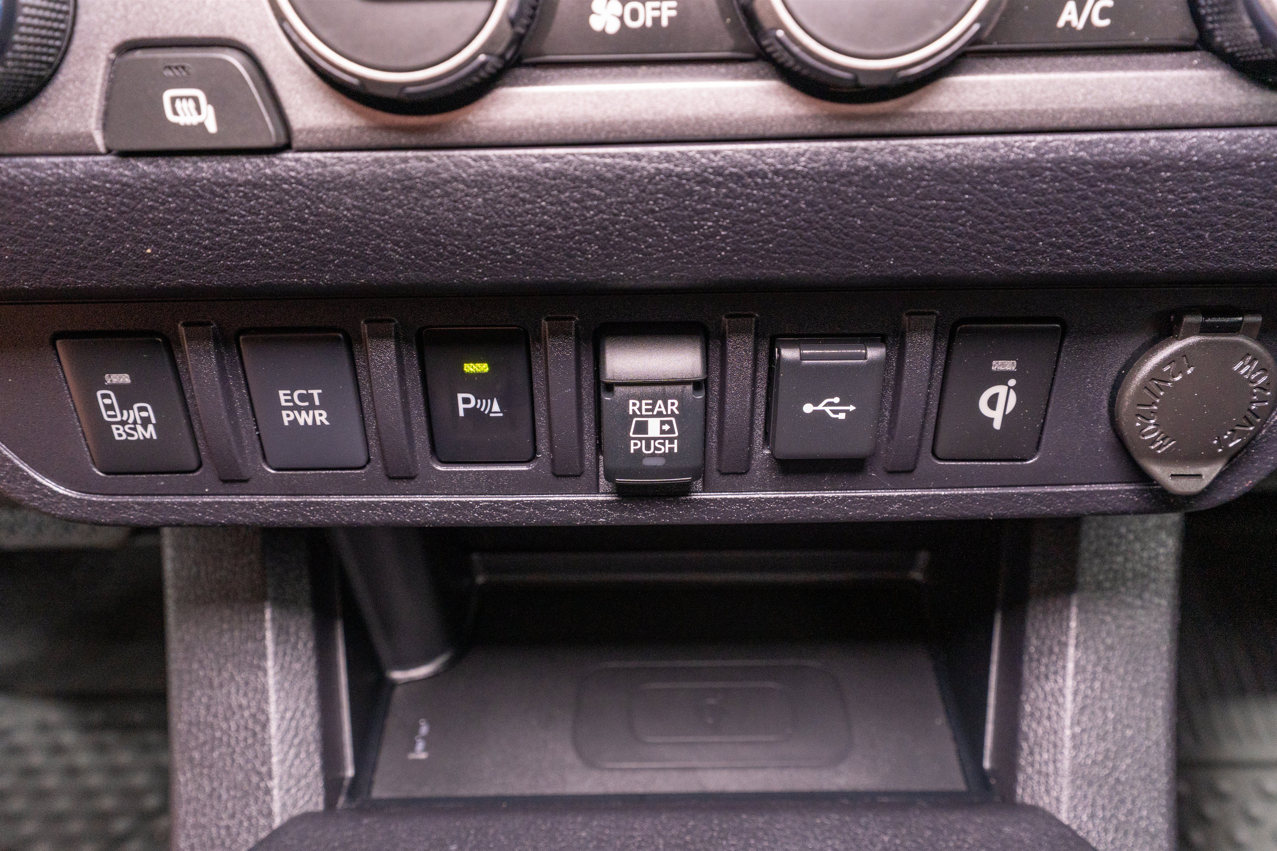 Used 2023 Toyota Tacoma TRD Sport w/ TRD Premium Sport Package AWD/4WD image 25