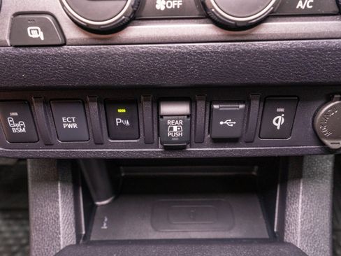 Used 2023 Toyota Tacoma TRD Sport w/ TRD Premium Sport Package AWD/4WD image 25