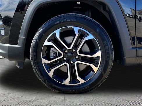 Used 2023 Jeep Compass Limited image 9