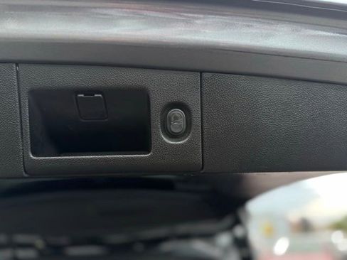 Used 2018 Cadillac Escalade ESV Luxury image 16