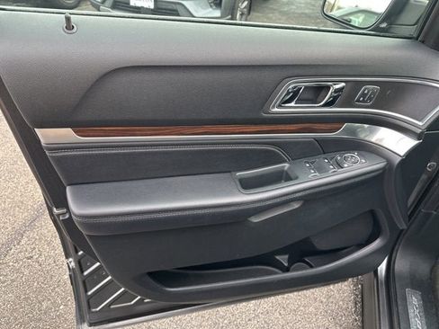 Used 2018 Ford Explorer Limited w/ Equipment Group 301A image 13