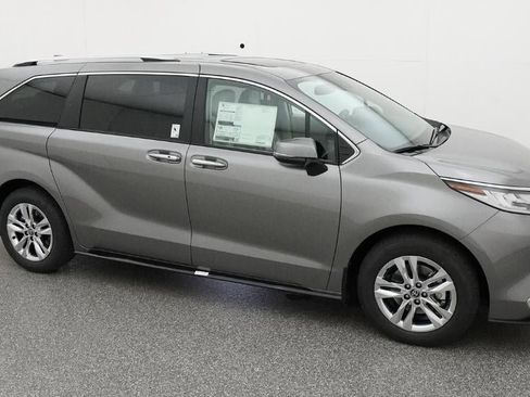 New 2026 Toyota Sienna Limited image 12