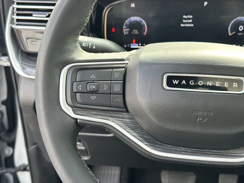 Used 2022 Jeep Wagoneer Series III w/ Premium Group I image 28