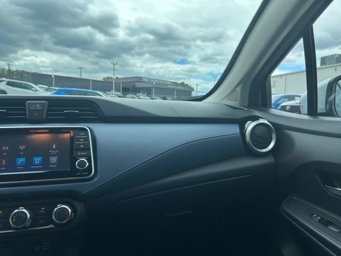 Used 2025 Nissan Versa SV FWD image 29
