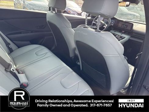 Used 2025 Hyundai Elantra Limited image 11