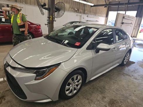 Used 2022 Toyota Corolla LE FWD image 1