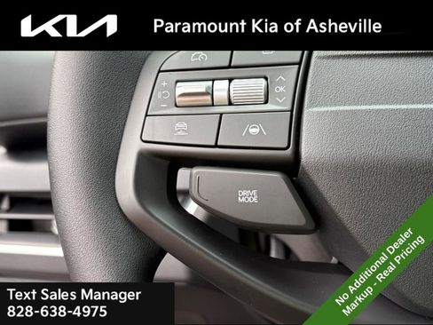 New 2025 Kia K4 LXS image 25