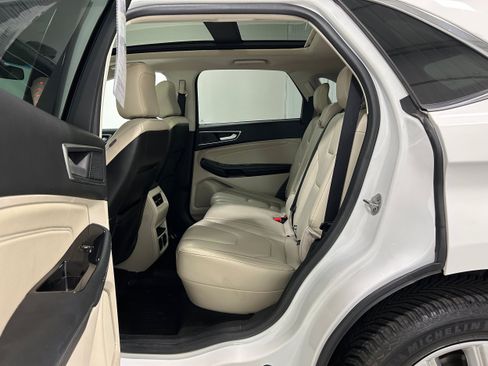 Used 2020 Ford Edge Titanium AWD/4WD image 30