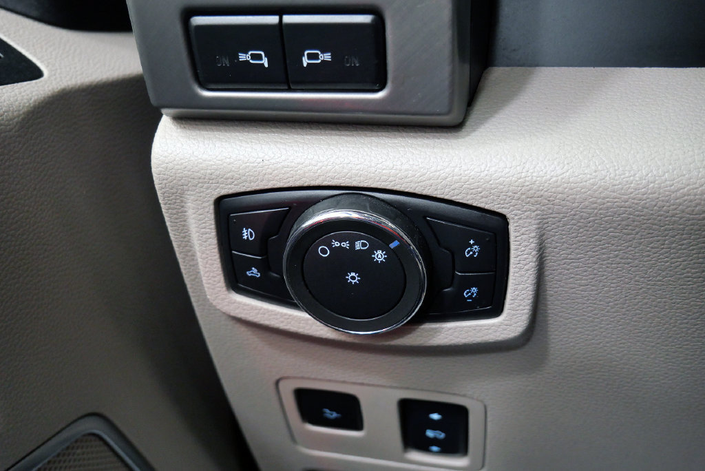 Used 2018 Ford F350 Limited AWD/4WD image 29