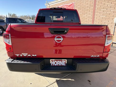 Used 2023 Nissan Titan S image 4