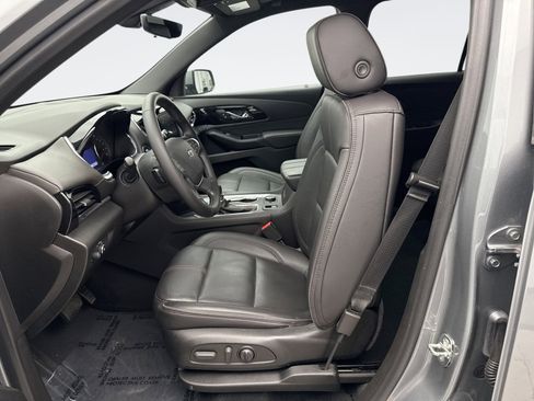 Used 2023 Chevrolet Traverse RS w/ LPO, Cargo Package image 11